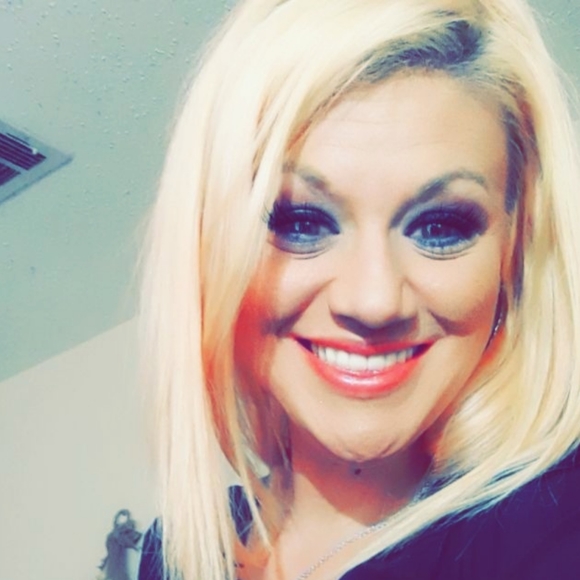 Meet your Posher, Lindsey - Picture 5 of 7